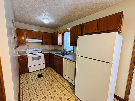 5th image of 204 Ellett Rd