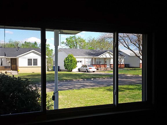 5th image of 1730 S Maplewood Ave