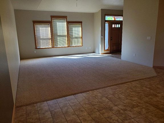 3rd image of 767 NW Windsor Dr