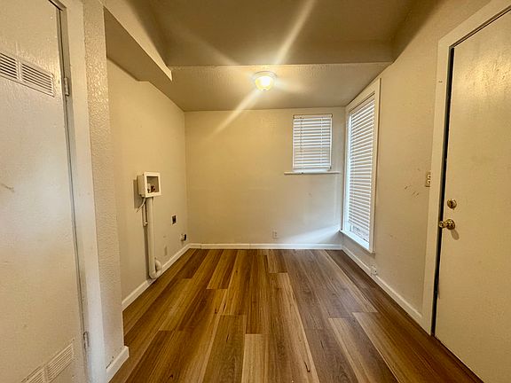 5th image of 104 4th St APT D