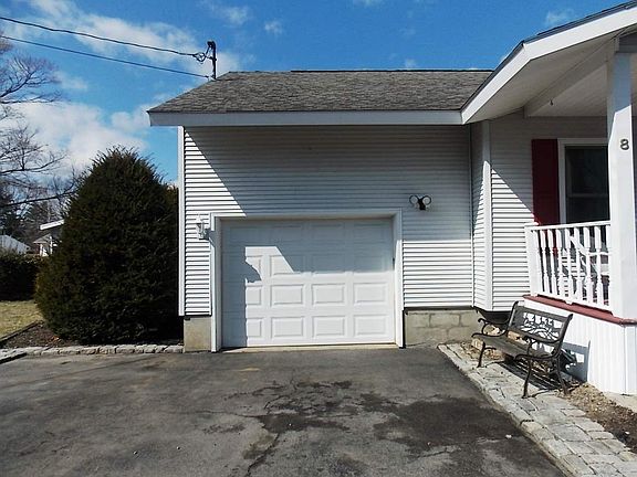 3rd image of 8 Moore Ave