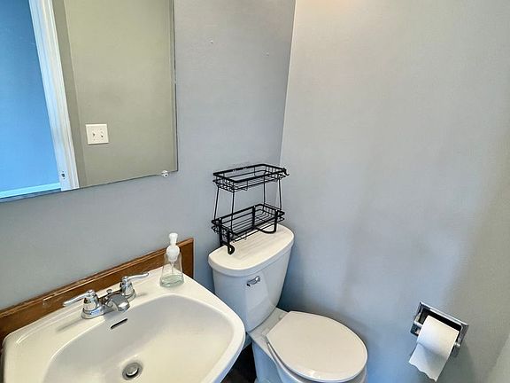 4th image of 602 W 23rd Ave