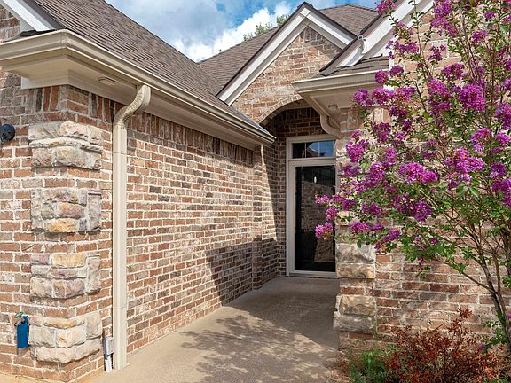 3rd image of 1613 Valley Brook Ln