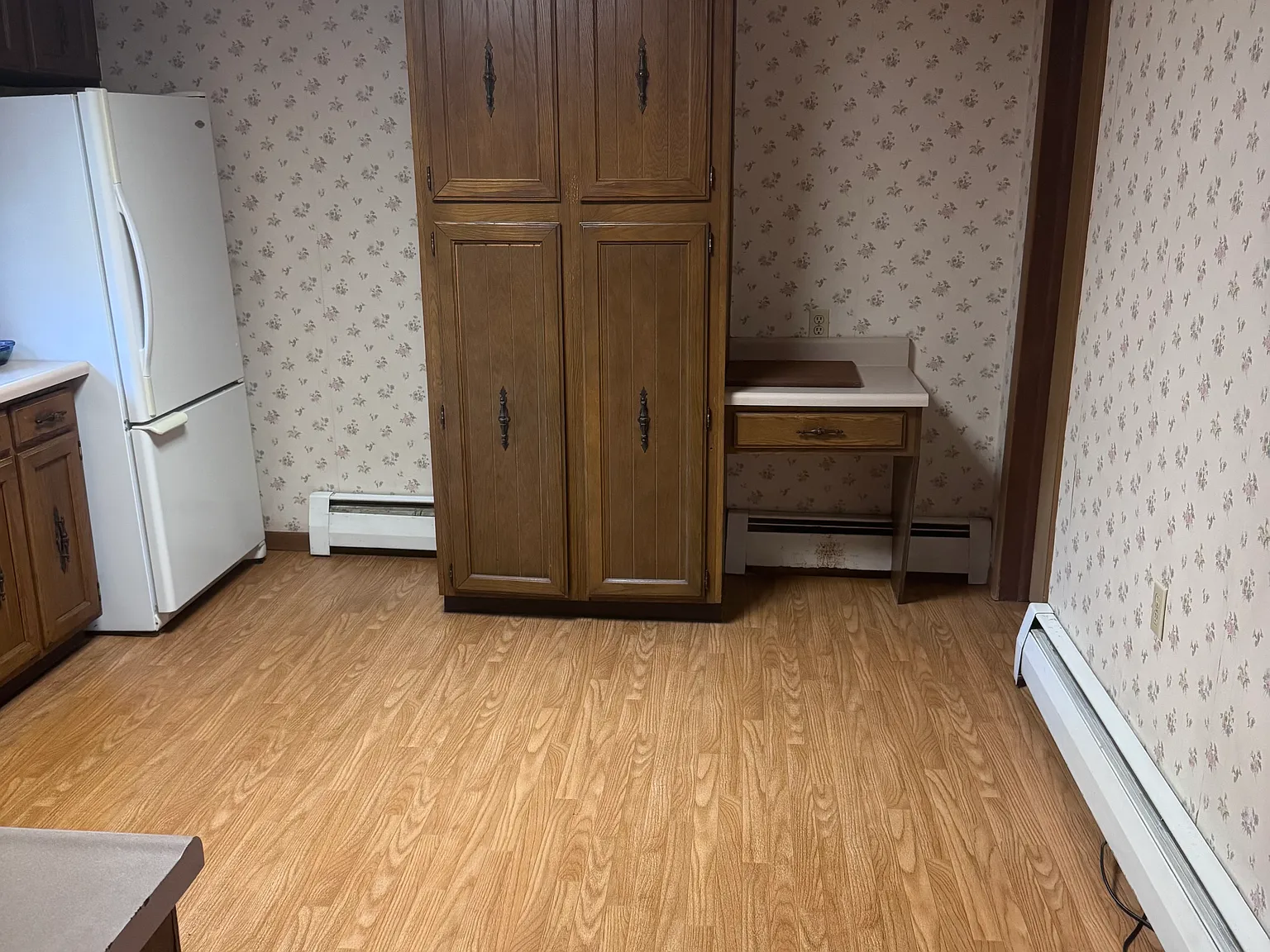 3 bed, 1100 sqft, $1,300 — Photo 4
