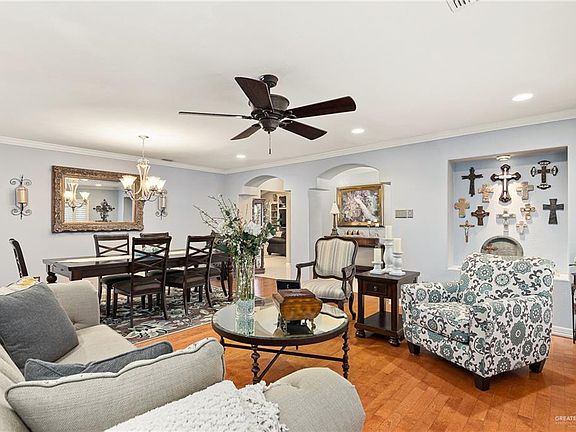 4th image of 2512 Whitewing Ave