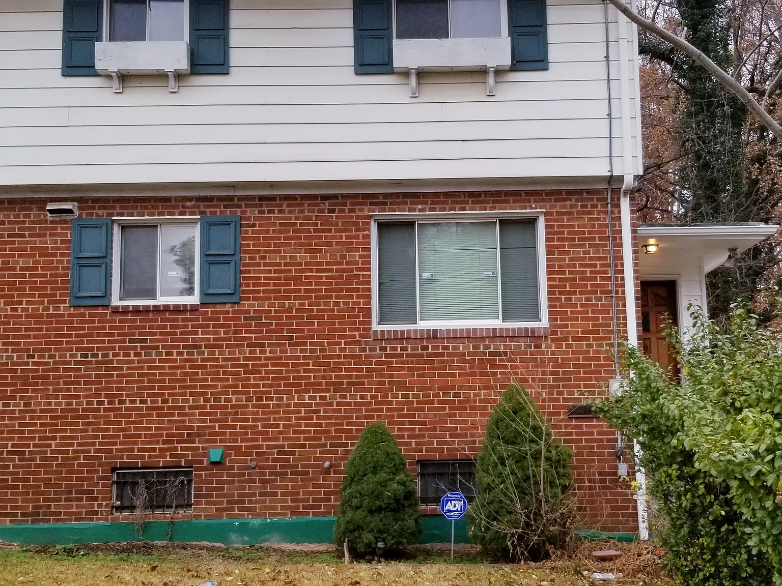 4 bed, 1160 sqft, $2,850 — Photo 1