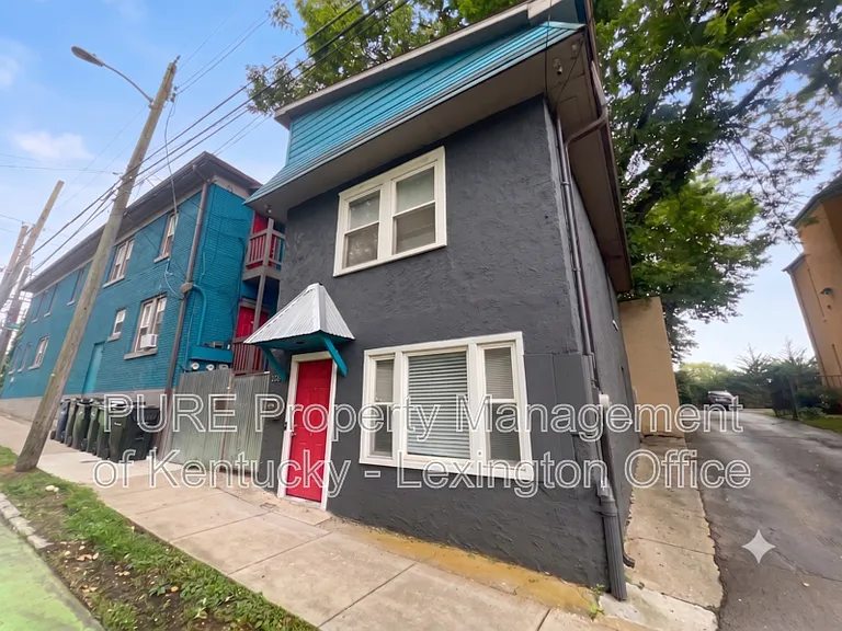 156 E 4th St — Photo 2