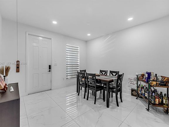 5th image of 23667 SW 118th Ave