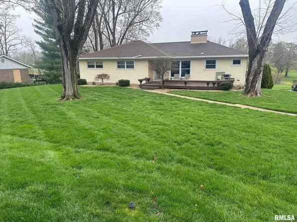 3211 Golf Dr, Quincy, IL 62301