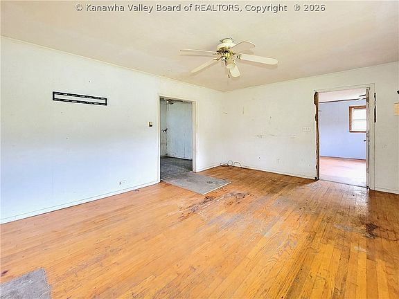 4th image of 114 W Virginia St