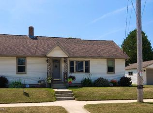 809 21st St, Two Rivers, WI 54241