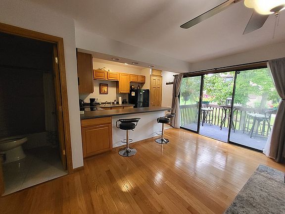 2nd image of 46 Nassau Colo APT 10