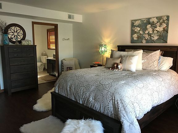 4th image of 112 College Ave #33
