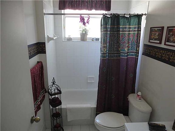 5th image of 854 NW 131st Ave