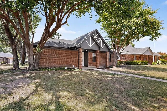 3701 University Dr — Photo 7