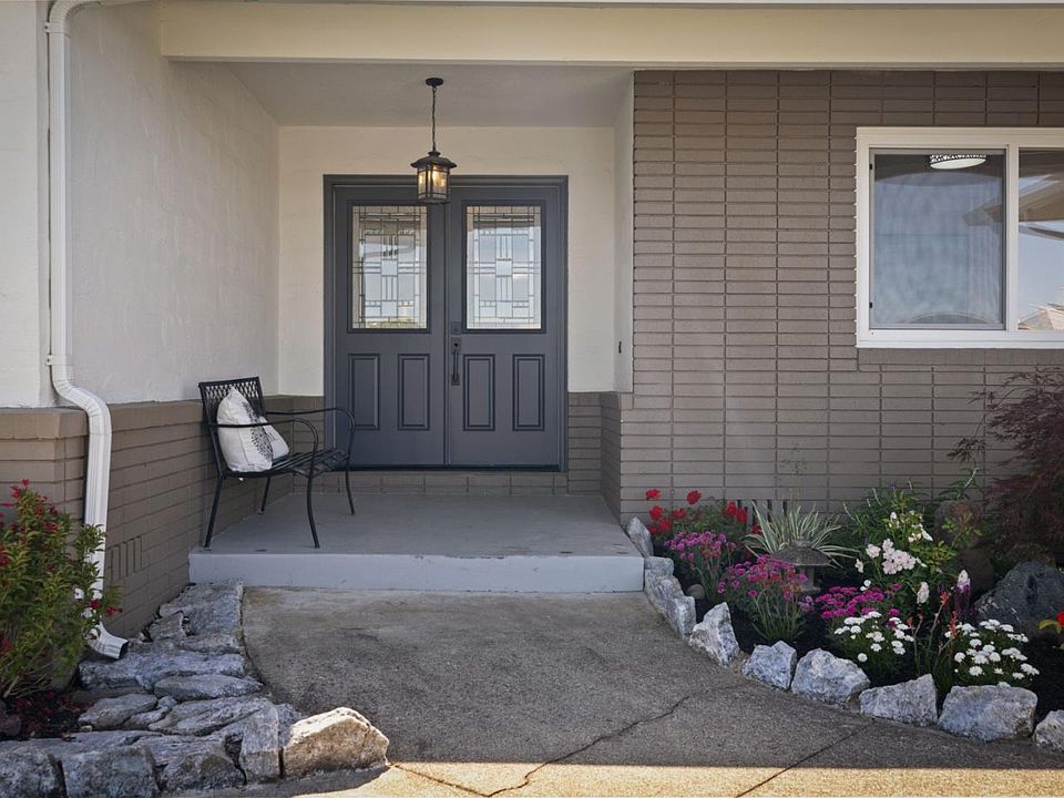 1st image of 1857 Hunt Dr