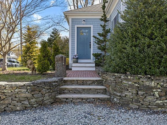 3rd image of 32 Everett Road