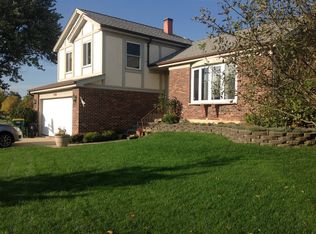 1728 Roosa Ln, Elk Grove Village, IL 60007