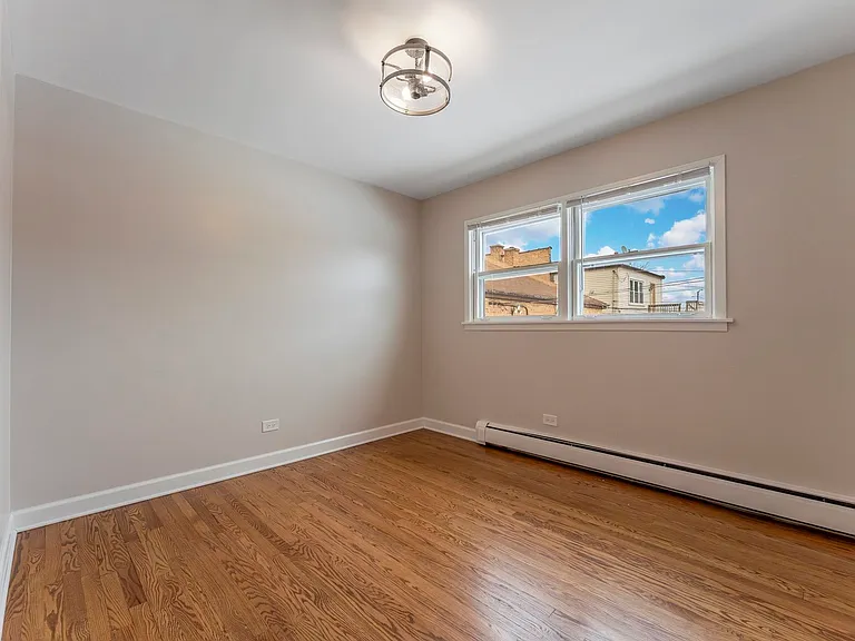 6031 W Addison St #1 — Photo 10
