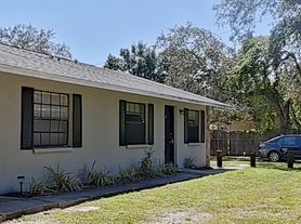 E Poinsettia Ave 923 - TA2, B