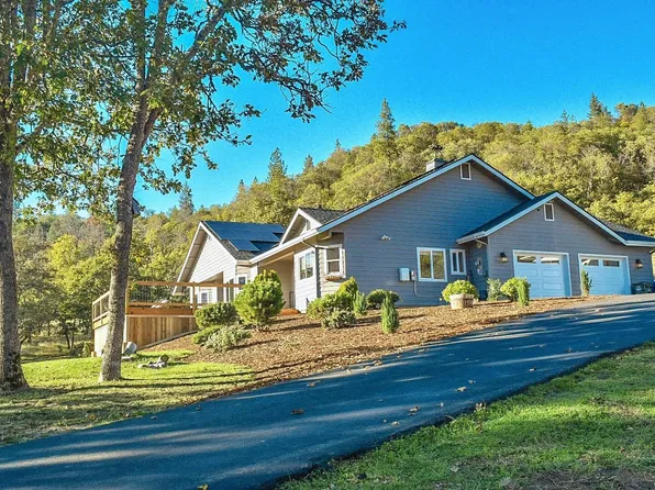 1394 Kubli Rd, Grants Pass, OR 97527