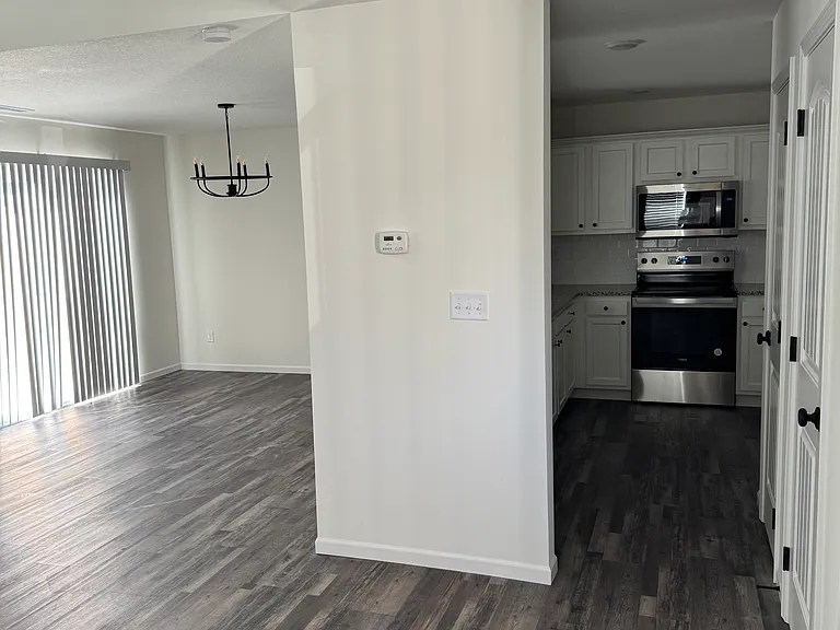 2719 Chasehire Dr — Photo 17