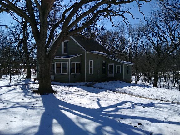 3rd image of 876 Quinnell Ave N