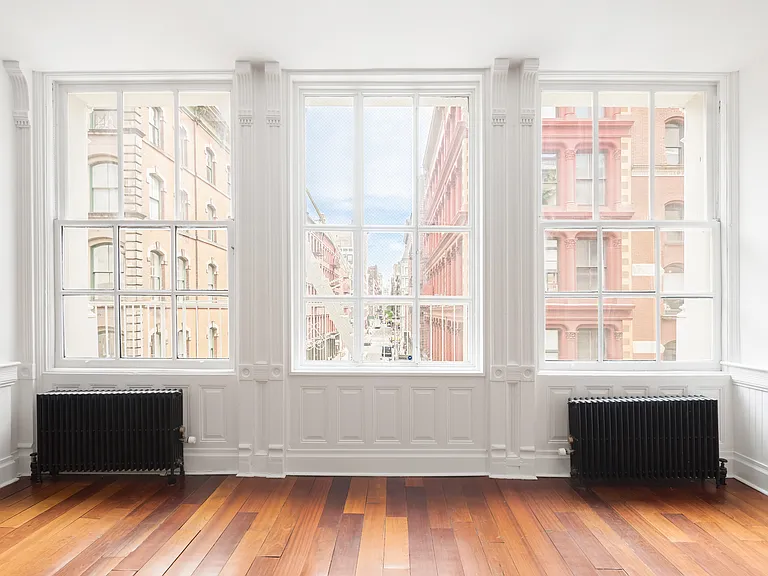 27 Howard St #3R — Photo 1