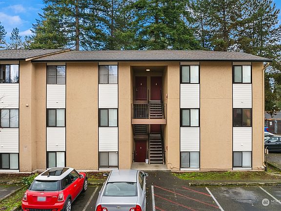 2nd image of 16205 NE 12th Court #E71
