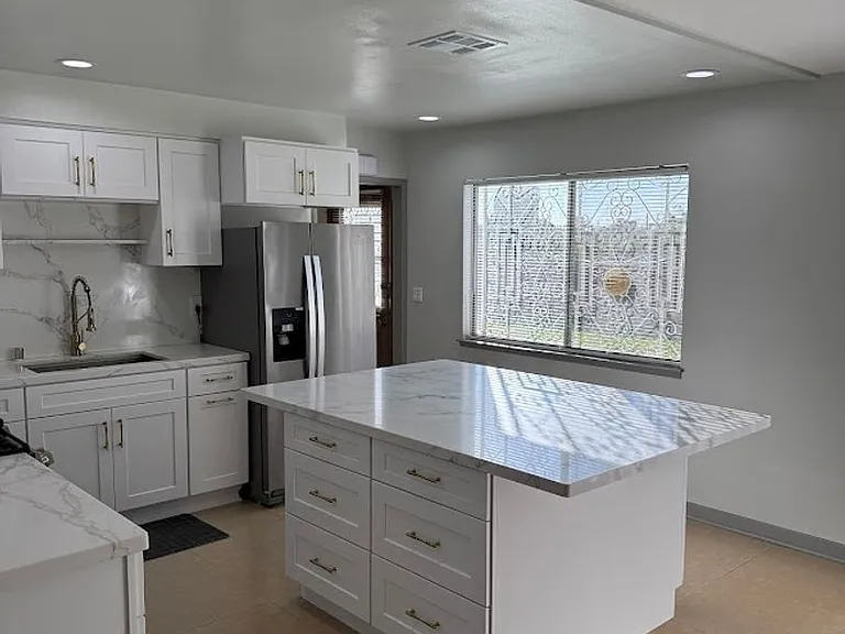 11725 Monogram Ave — Photo 10