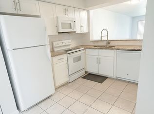 9650 Victoria Ln #B-203, Naples, FL 34109