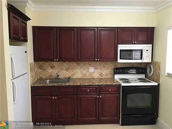 5th image of 2901 Middle River Dr APT 1