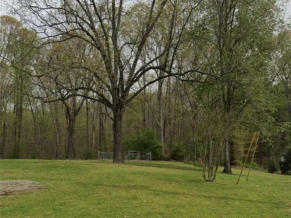 4224 Walnut Cir, Flowery Branch, GA 30542