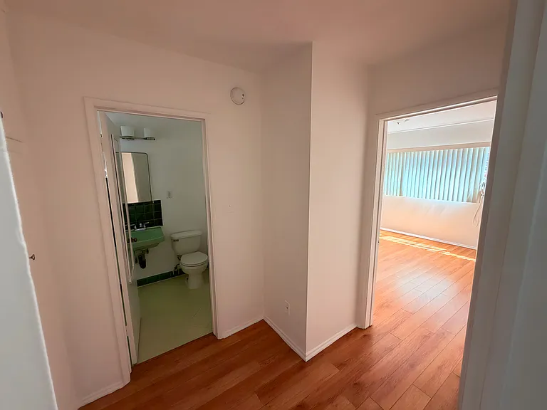 262 S Sycamore Ave #7 — Photo 9
