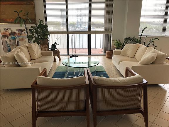 3rd image of 18151 NE 31st Ct APT 817