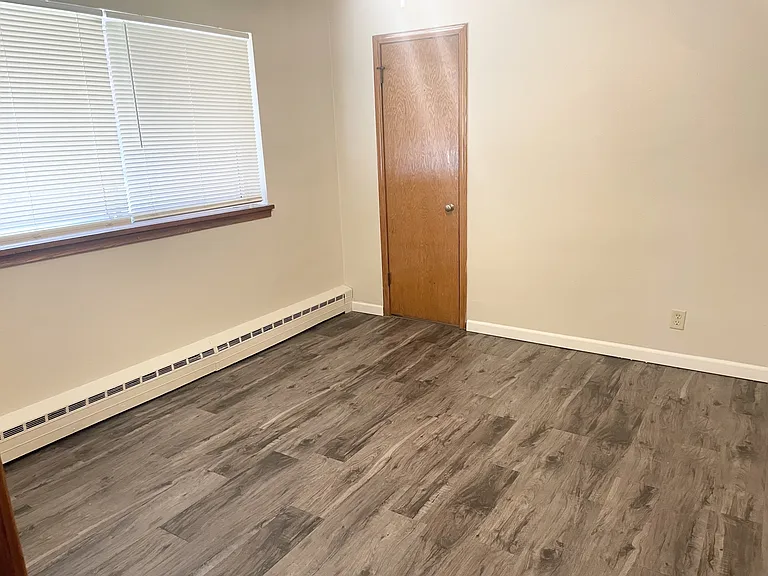 Randolph Apartments — Photo 14