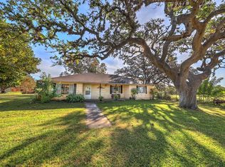831 Johnson Dr, Kerrville, TX 78028