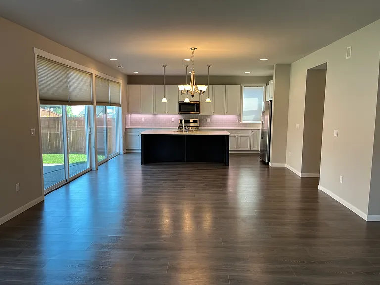 2412 NE Boulderstone Ct — Photo 4