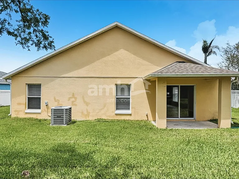924 Burland Cir — Photo 16
