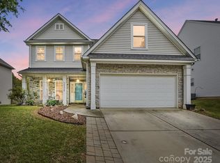 2324 Oakdale Creek Ln, Charlotte, NC 28216
