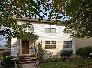 1877 Vauxhall Rd, Union, NJ 07083