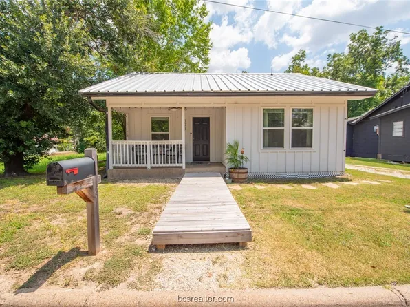 303 N Hutchins St, Bryan, TX 77803