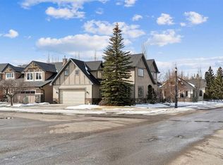 1 Discovery Ridge Line SW, Calgary, AB T3H4Y1