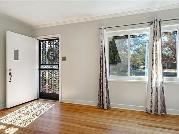 5th image of 4036 Hilldale Ave