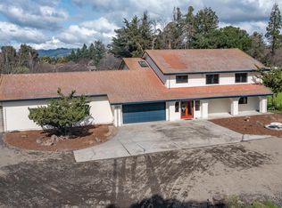 1971 William Dr, Penngrove, CA 94951