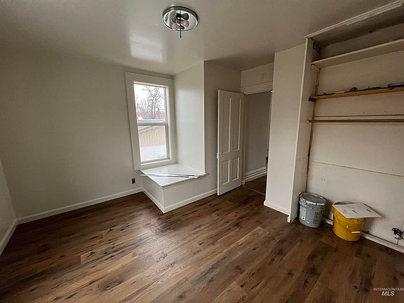 3rd image of 103 S Michigan St