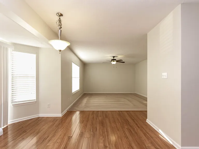 1237 Silver Ridge Ln — Photo 5