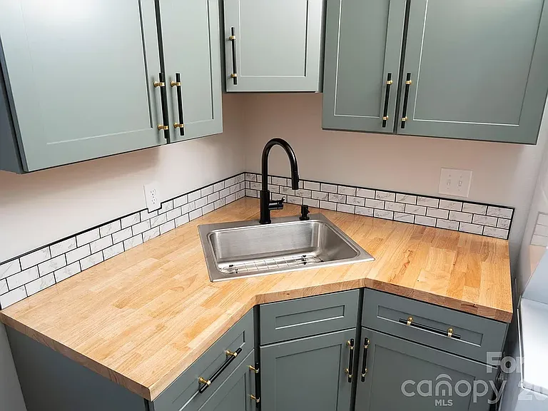 615 Biltmore Ave #T8 — Photo 9