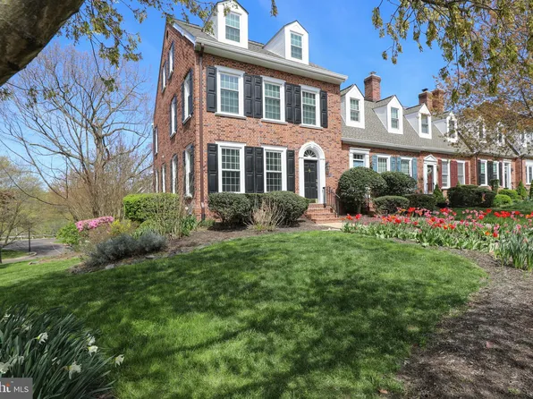 25 Commanders Dr #46, Washington Crossing, PA 18977