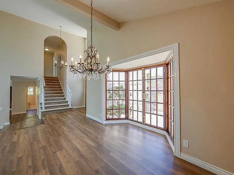 2711 N Granvia Pl — Photo 3